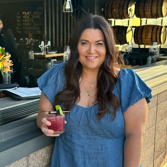 Meet your Posher, Rebecca - Picture 1 of 1